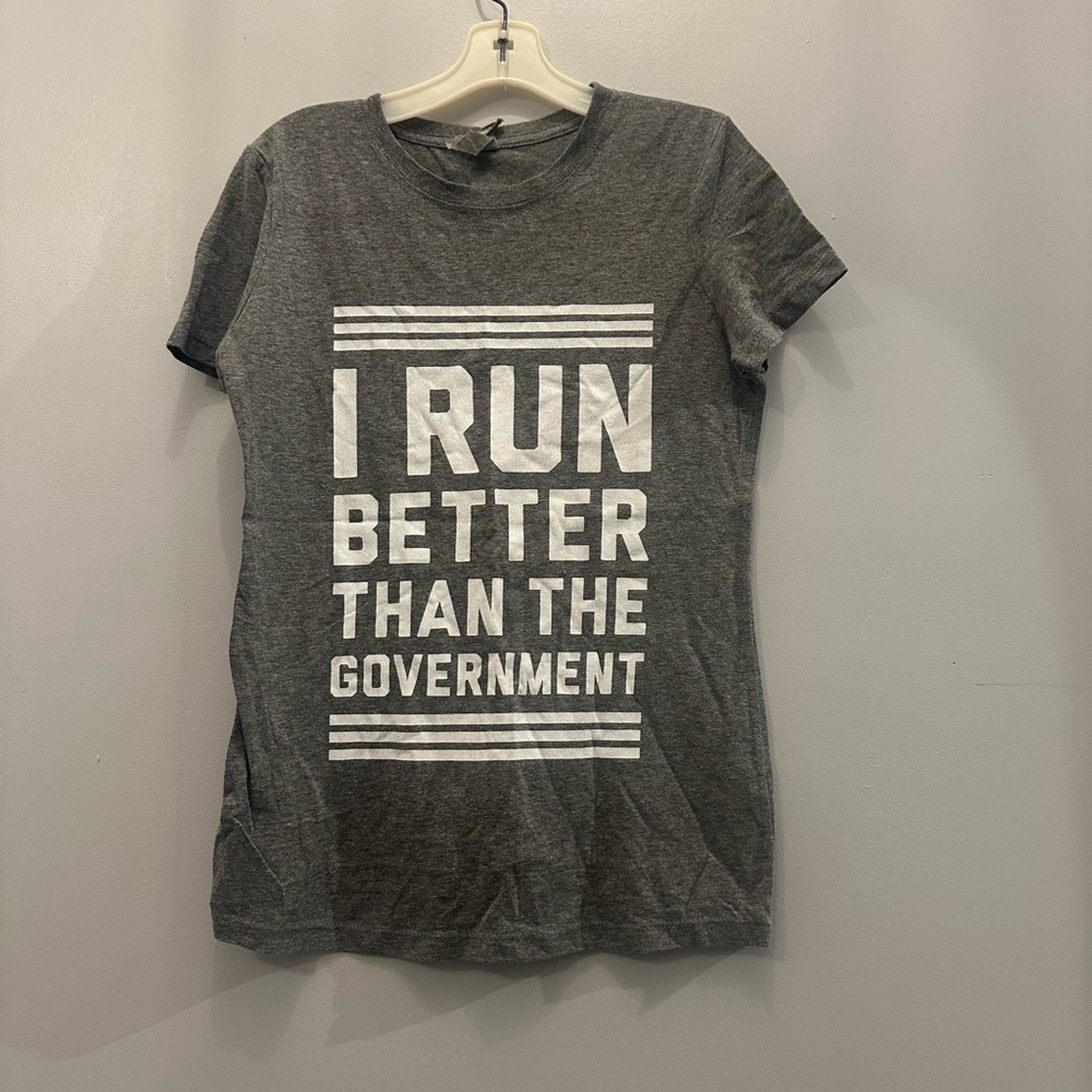 Boutique Etsy Women’s T-Shirt. Women’s medium.